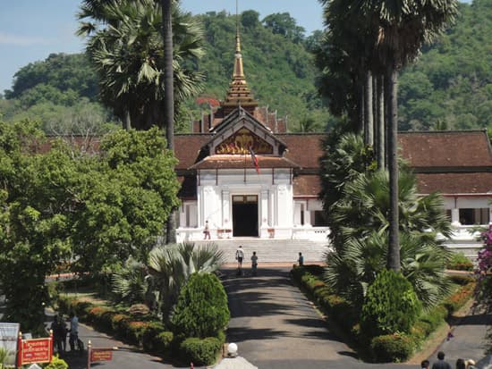 Explore Luang Prabang-Nong Khiau-Nam Kat Yorlapa-Pak Beng-Luang Prabang